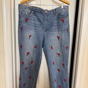 Gibson Latimer Skinny Jeans with  fringe hem embroidered roses SZ 16